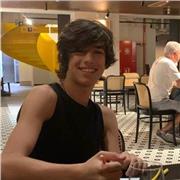 Ripetizioni di inglese con livello madrelingua. Sono Filippo, 17 anni, studente delle superiori. Contattami per migliorare ,